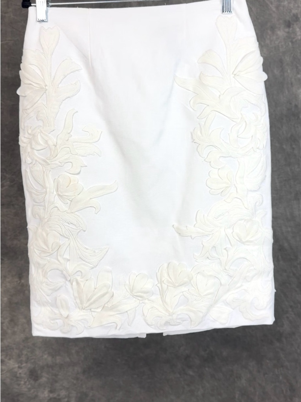 White House Black Market White Floral Embroidered Pencil Skirt Size 6 Career - Picture 3 of 7
